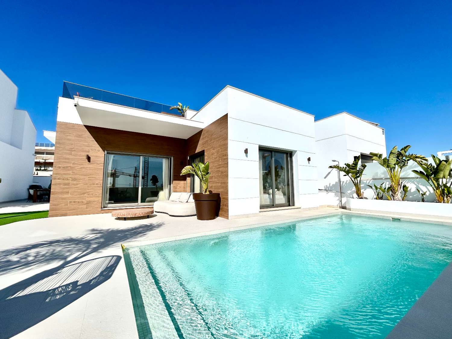 Villa de 4 dormitorios en venta en San Miguel de Salinas