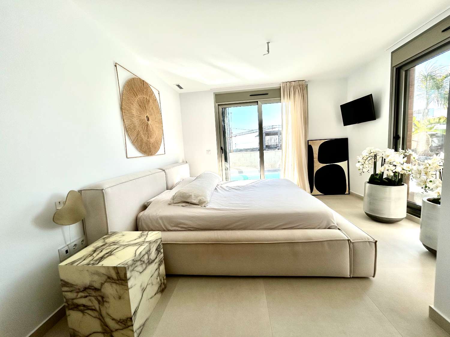 Villa de 4 dormitorios en venta en San Miguel de Salinas