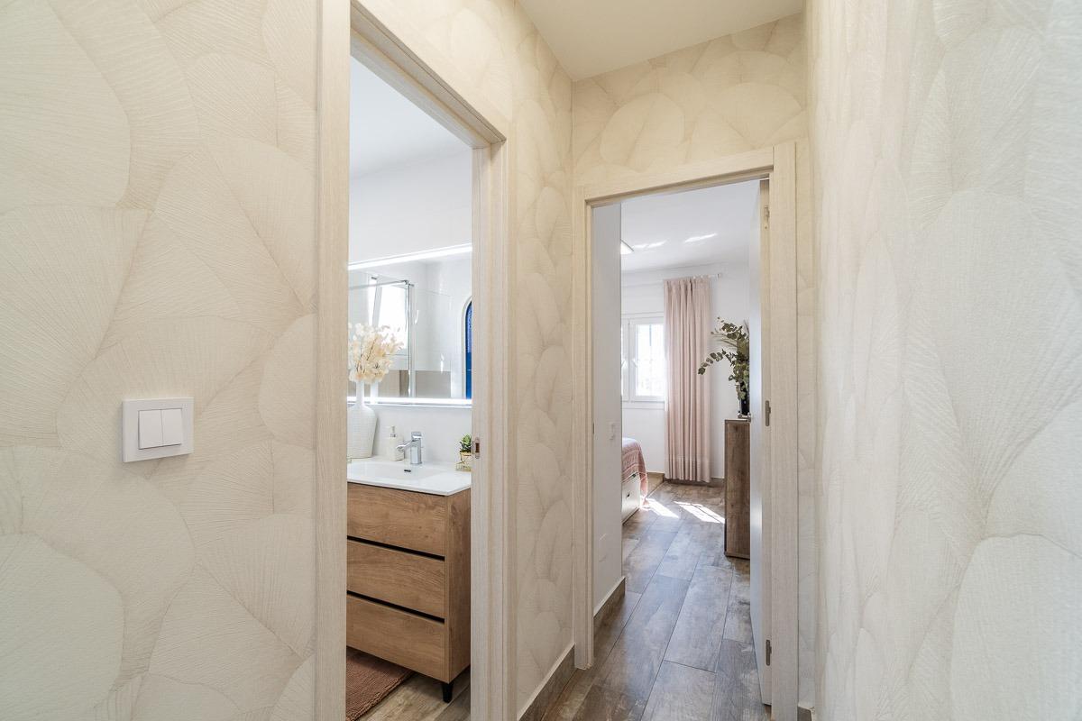 Villa independiente reformada con apartamento independiente y piscina privada en Villamartín