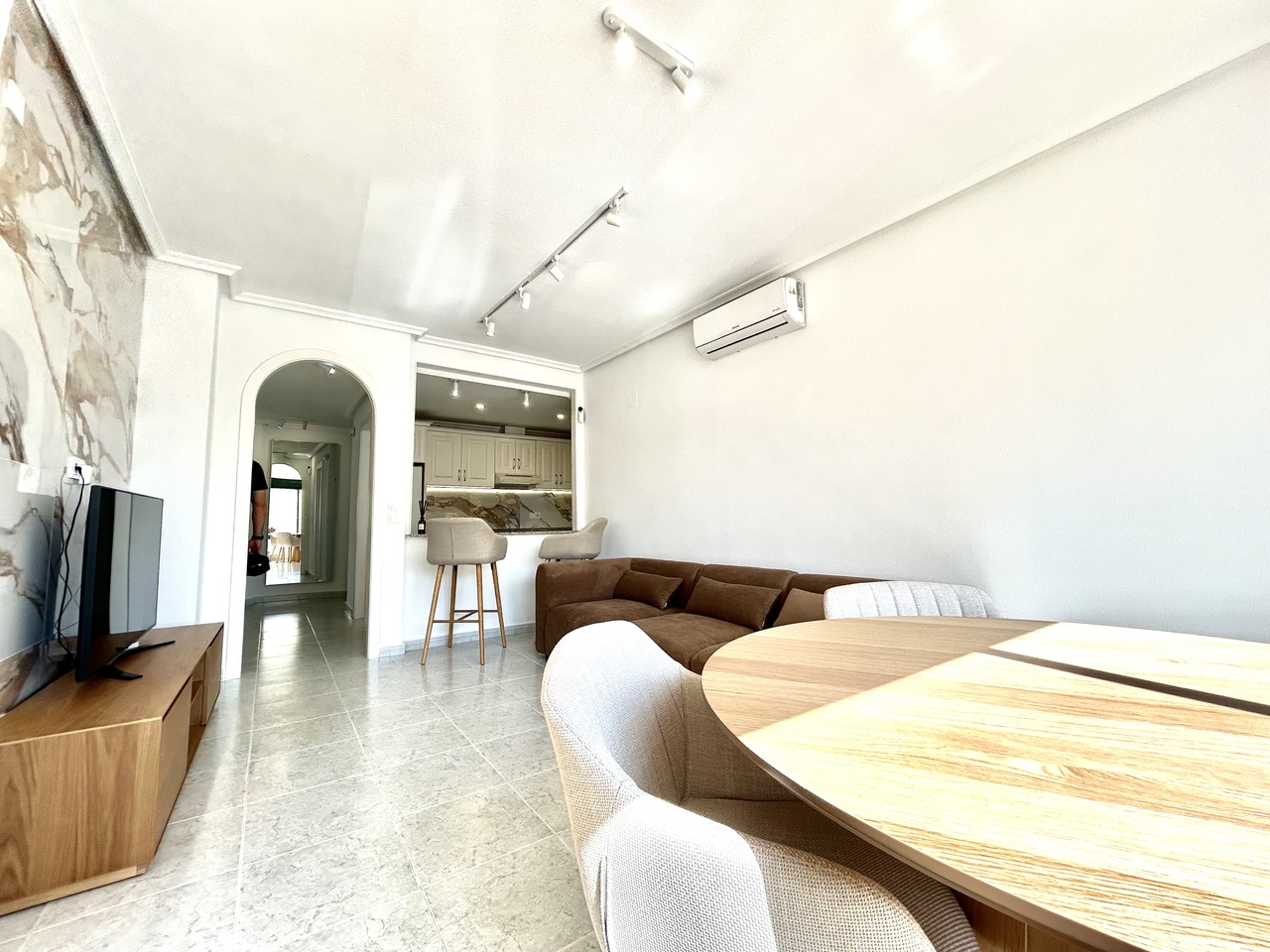 Piso de 2 dormitorios en venta en Villamartín