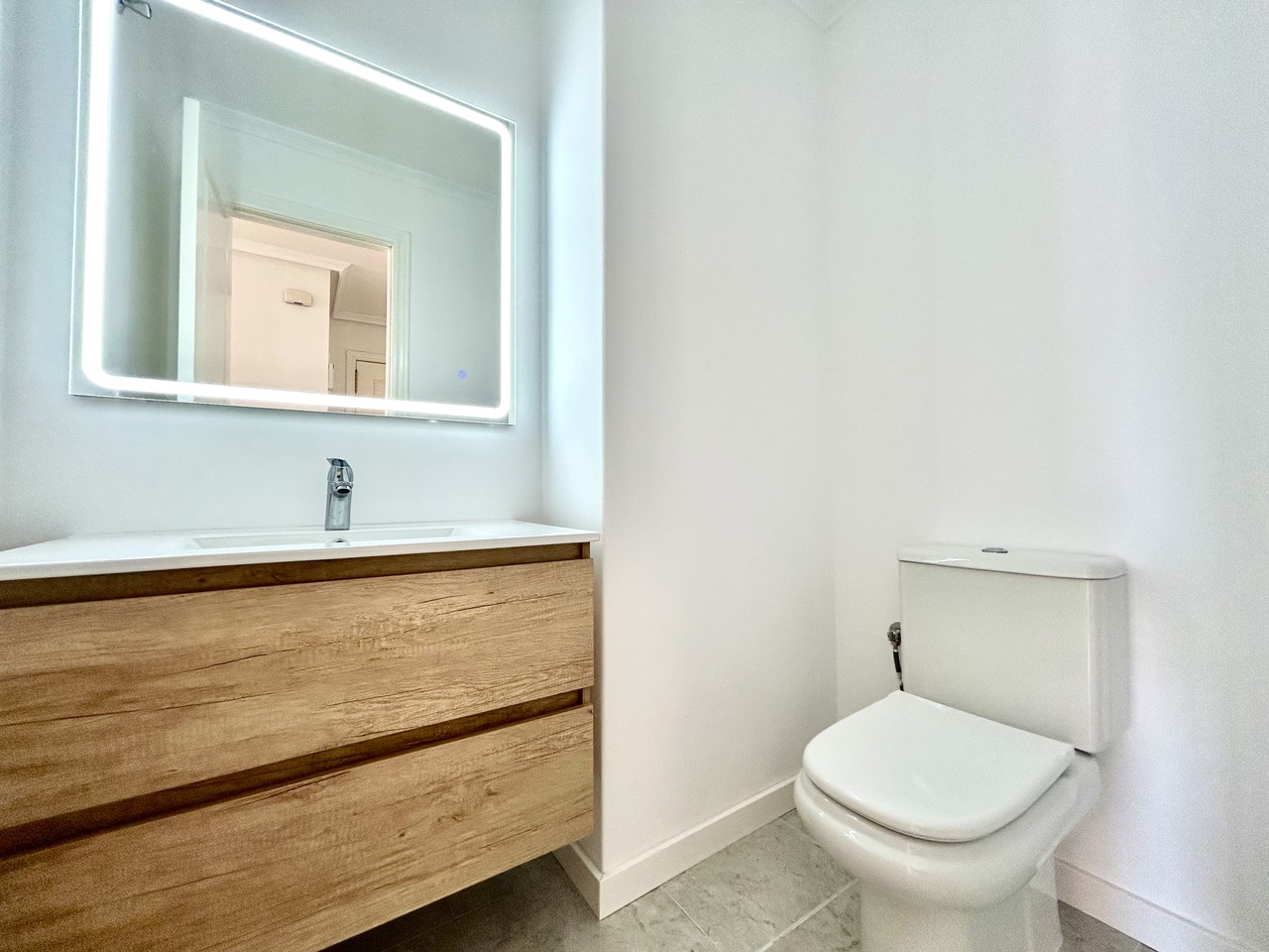 Piso de 2 dormitorios en venta en Villamartín