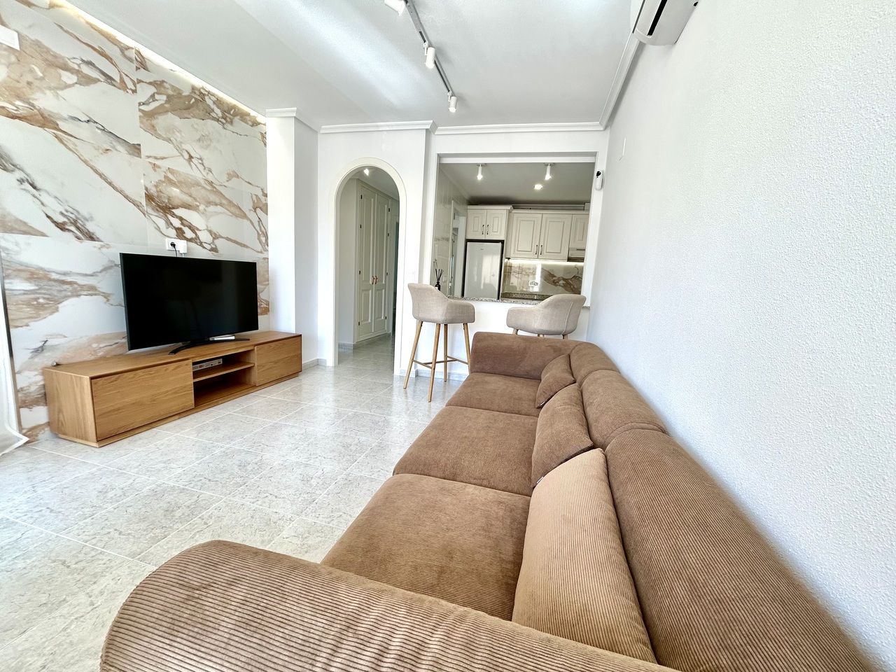 Piso de 2 dormitorios en venta en Villamartín
