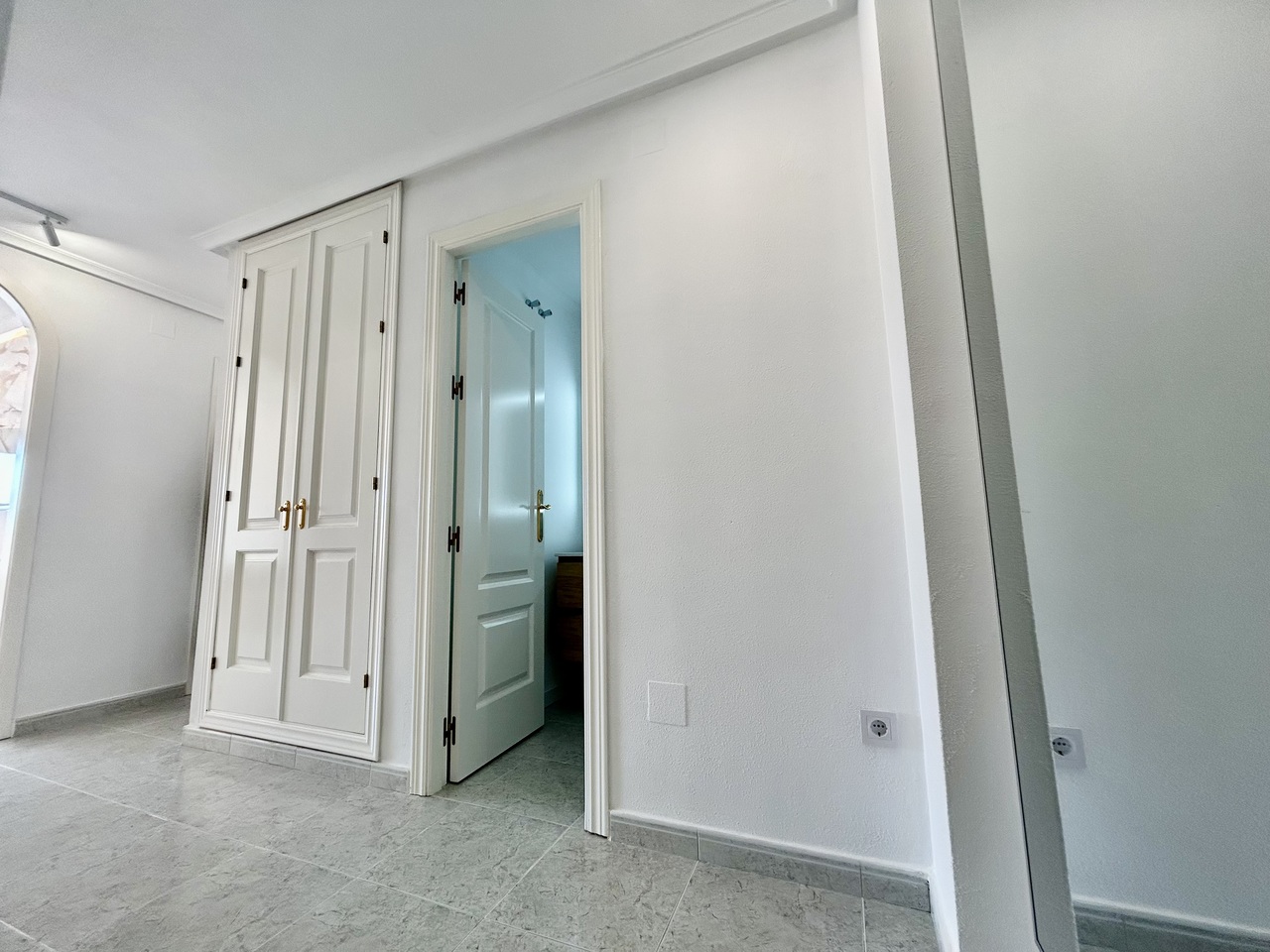 Piso de 2 dormitorios en venta en Villamartín