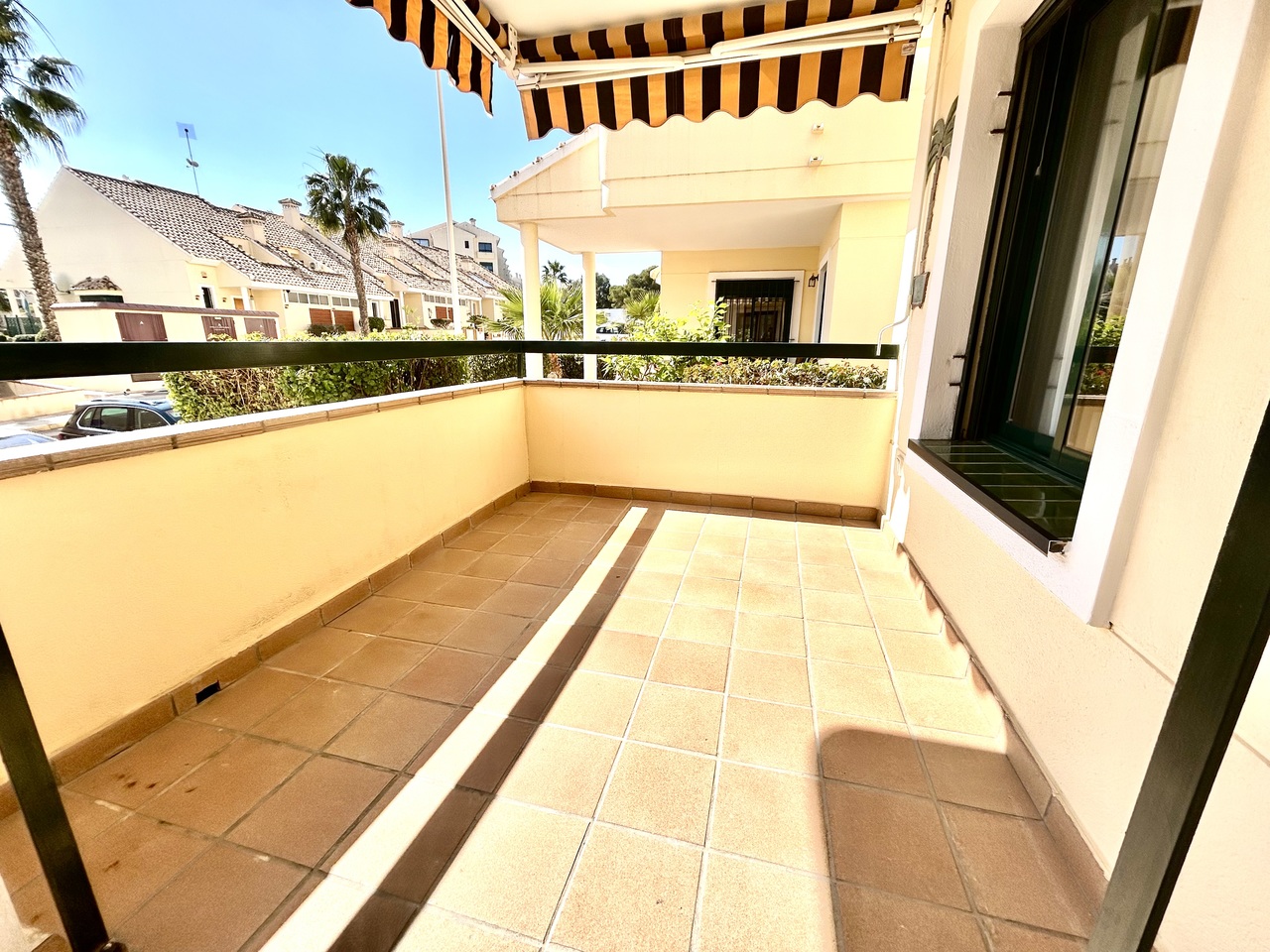 Piso de 2 dormitorios en venta en Villamartín