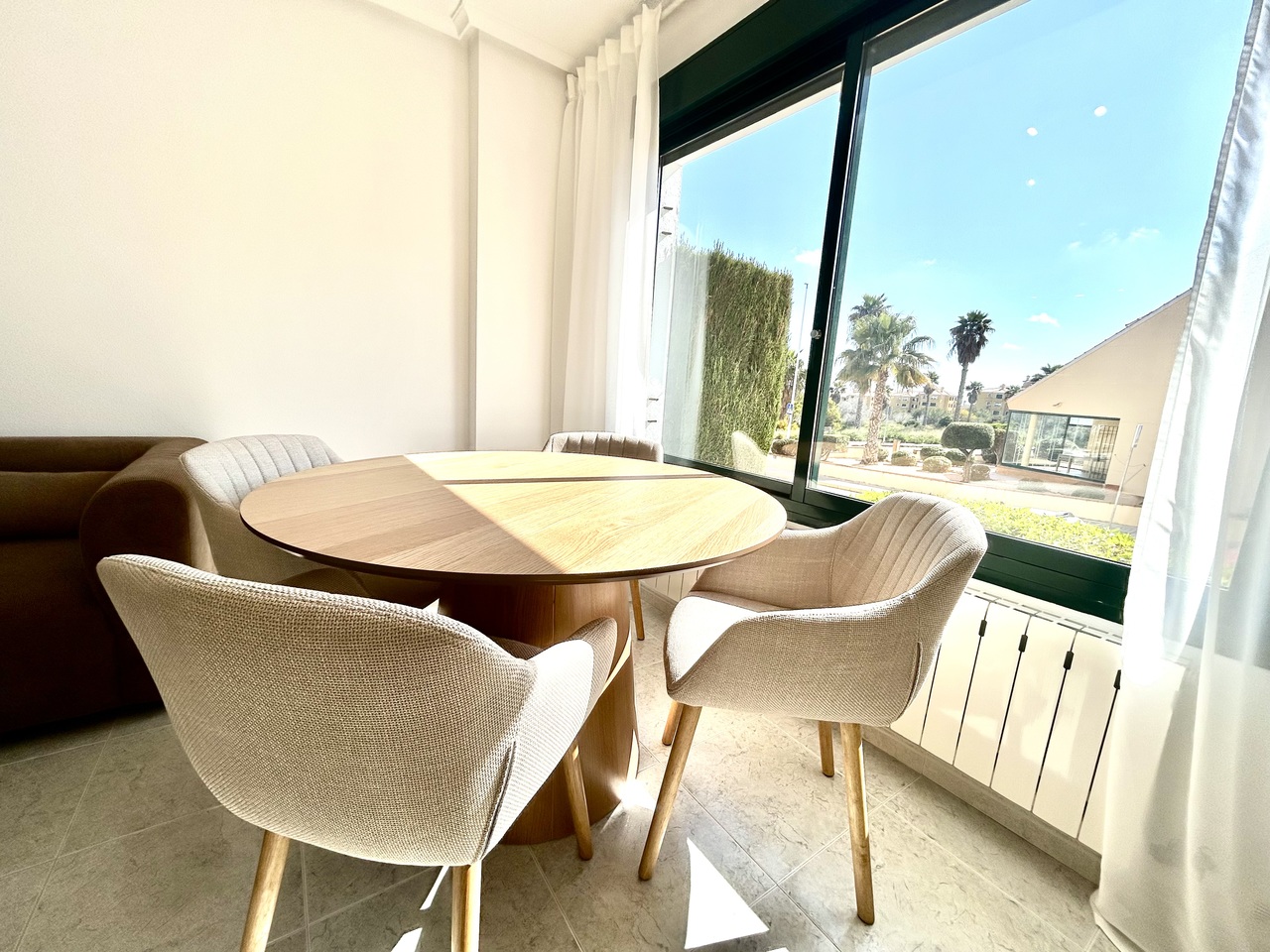 Piso de 2 dormitorios en venta en Villamartín