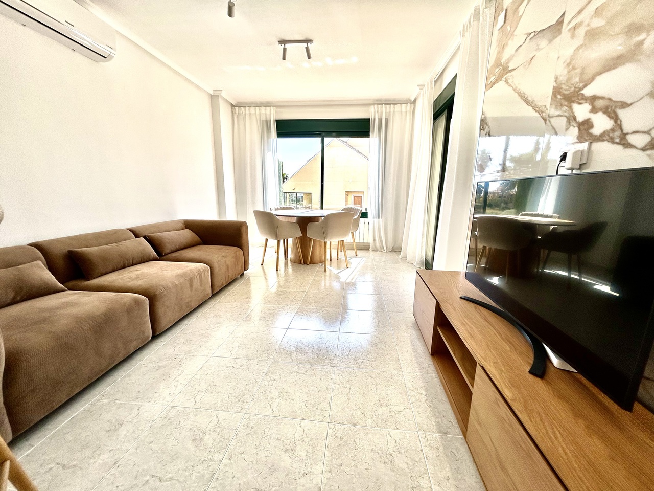 Piso de 2 dormitorios en venta en Villamartín