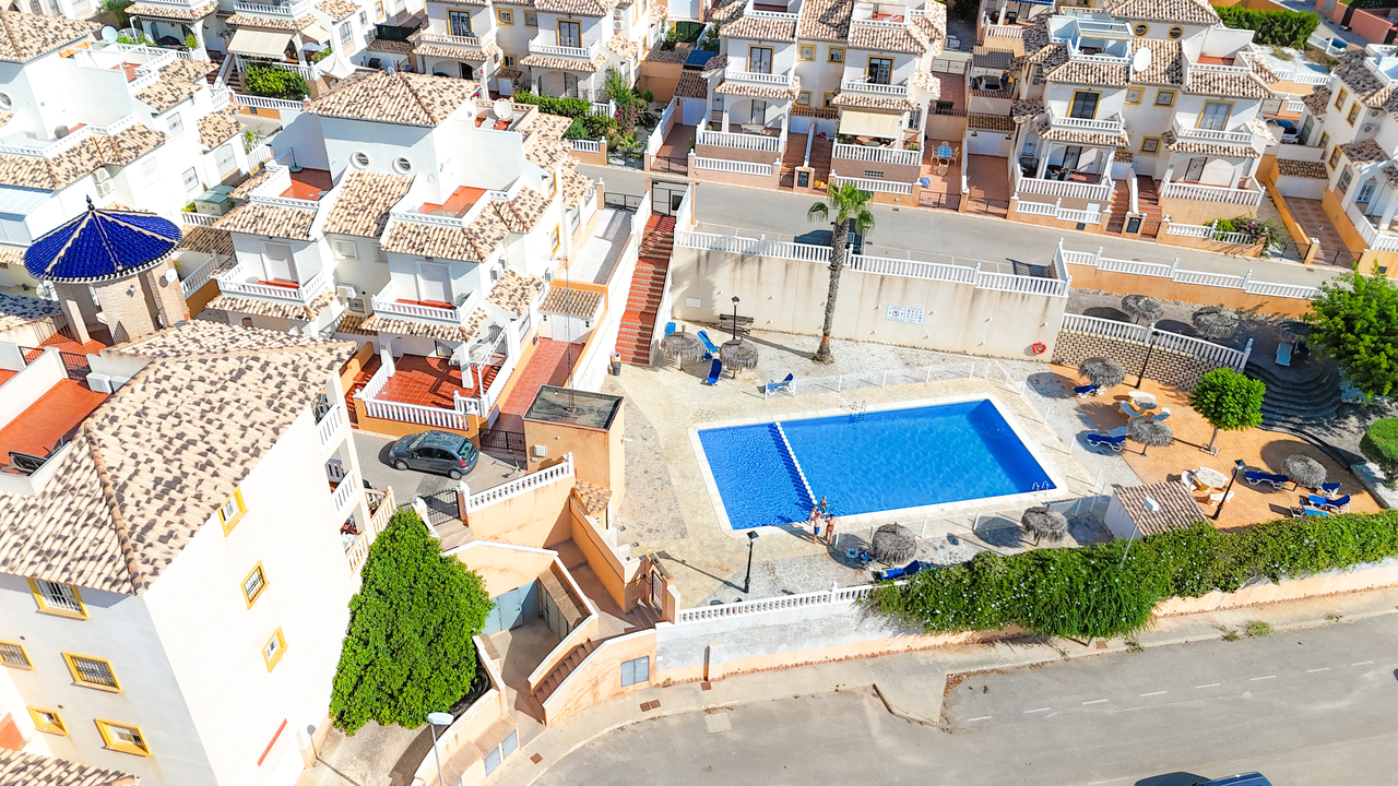Piso de 2 dormitorios en venta en Cabo Roig