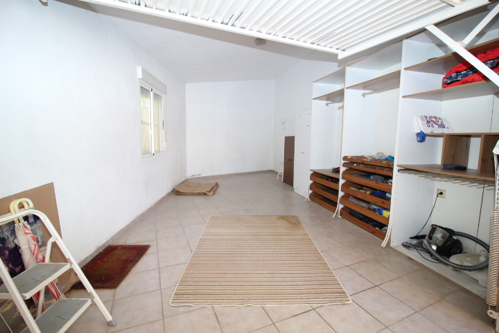 Chalet independiente con gran parcela y piscina privada en Las Filipinas – Villamartín
