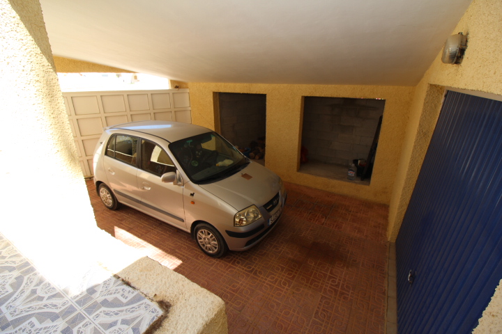 Chalet independiente con gran parcela y piscina privada en Las Filipinas – Villamartín