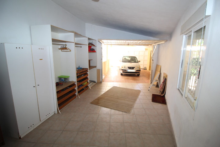 Chalet independiente con gran parcela y piscina privada en Las Filipinas – Villamartín