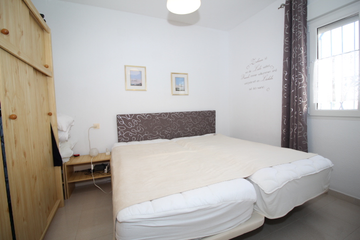 Bungalow bajo en Urbanización Blue Hill – Las Filipinas, Villamartín