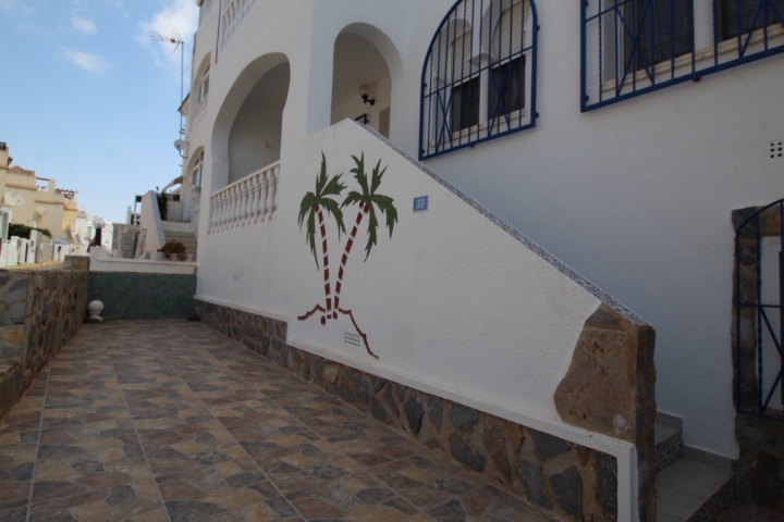 Bungalow bajo en Urbanización Blue Hill – Las Filipinas, Villamartín