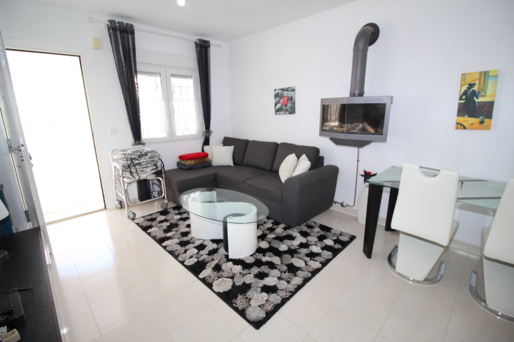 Bungalow bajo en Urbanización Blue Hill – Las Filipinas, Villamartín