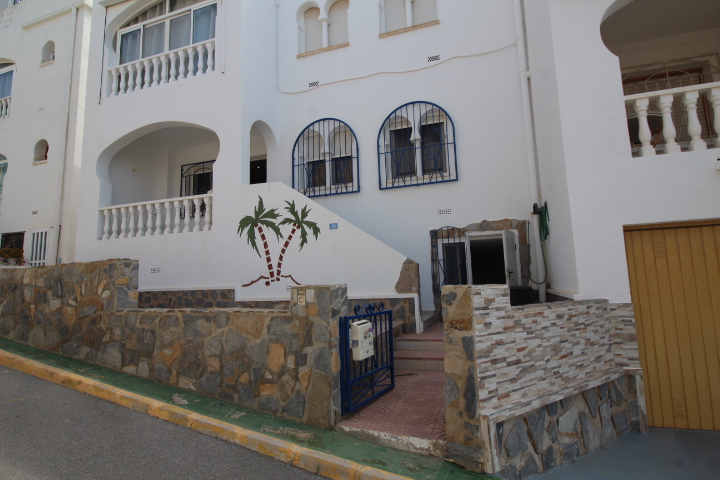 Bungalow bajo en Urbanización Blue Hill – Las Filipinas, Villamartín
