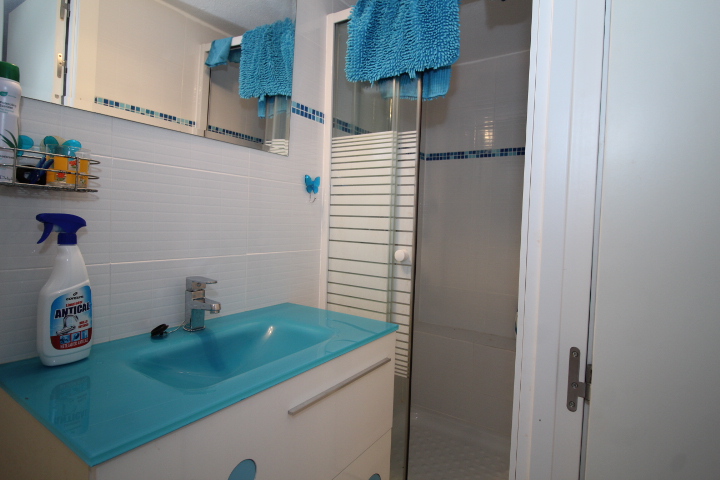 Bungalow bajo en Urbanización Blue Hill – Las Filipinas, Villamartín