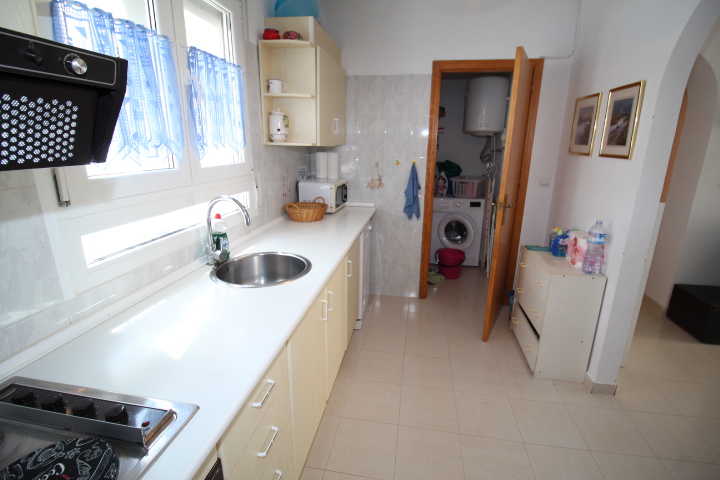 Bungalow bajo en Urbanización Blue Hill – Las Filipinas, Villamartín