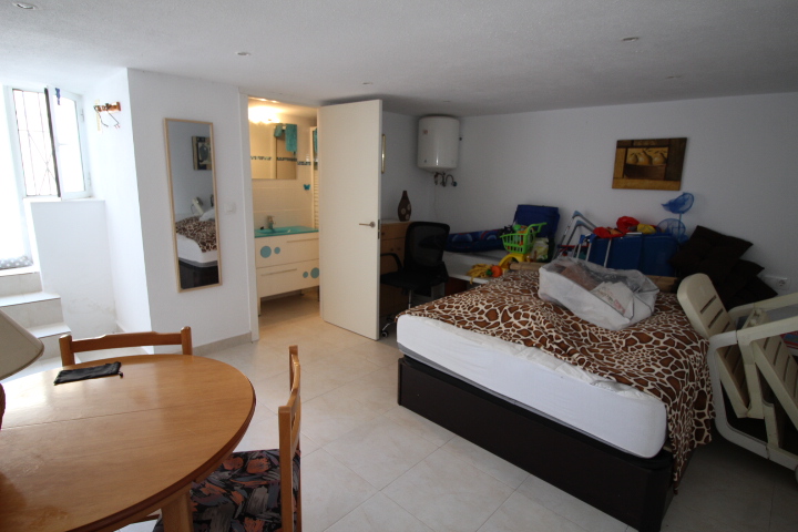 Bungalow bajo en Urbanización Blue Hill – Las Filipinas, Villamartín
