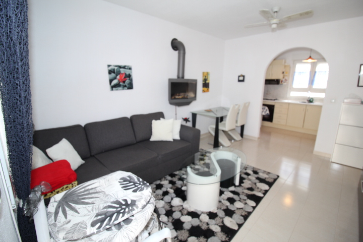 Bungalow bajo en Urbanización Blue Hill – Las Filipinas, Villamartín