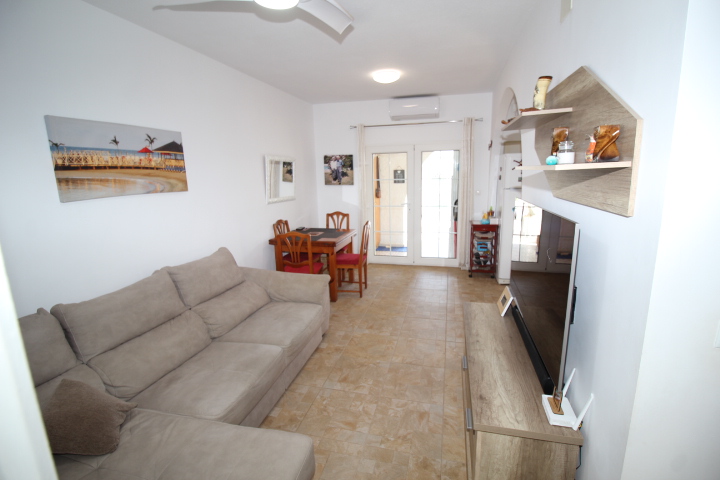 Villa til salg i Villamartín-Las Filipinas (Orihuela)