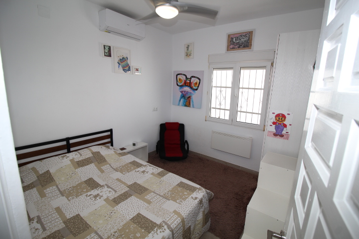 Villa til salg i Villamartín-Las Filipinas (Orihuela)