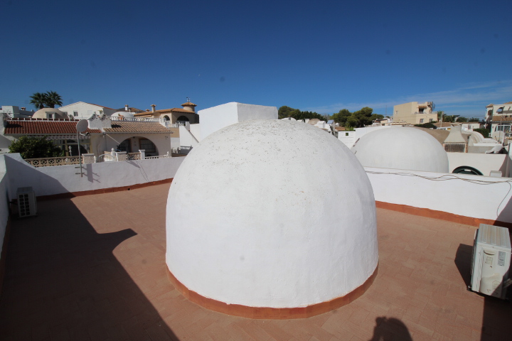 Villa til salg i Villamartín-Las Filipinas (Orihuela)