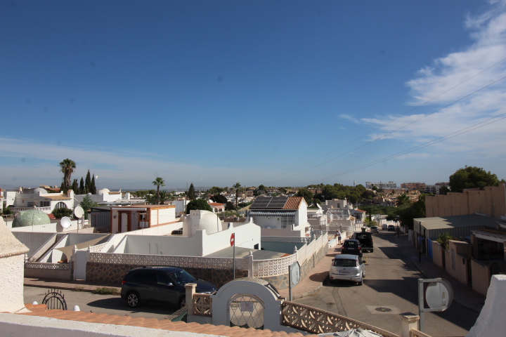 Villa til salg i Villamartín-Las Filipinas (Orihuela)