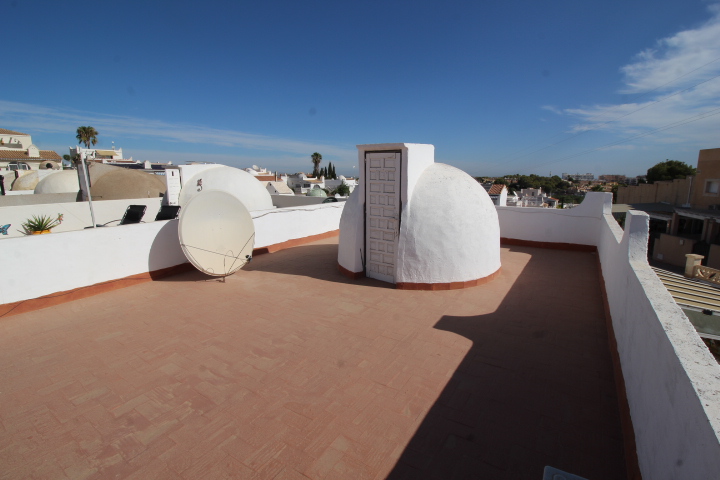 Villa til salg i Villamartín-Las Filipinas (Orihuela)