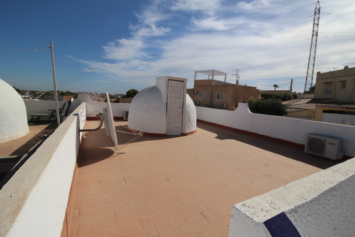 Villa til salg i Villamartín-Las Filipinas (Orihuela)