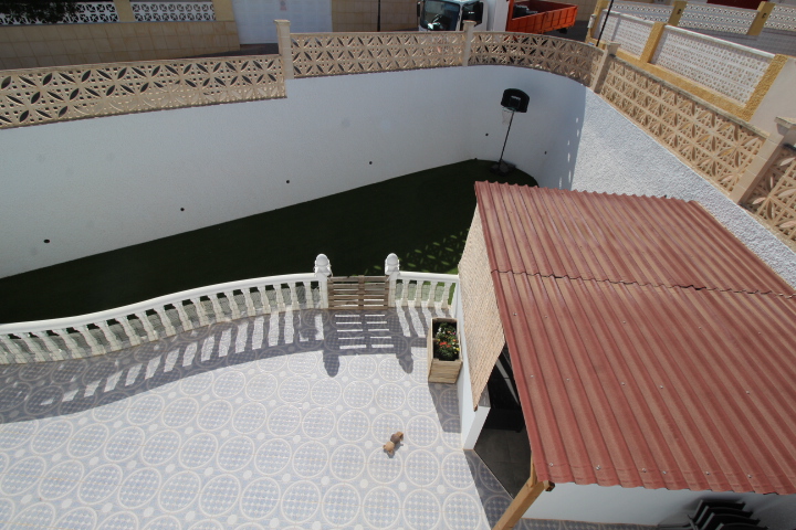 Villa til salg i Villamartín-Las Filipinas (Orihuela)