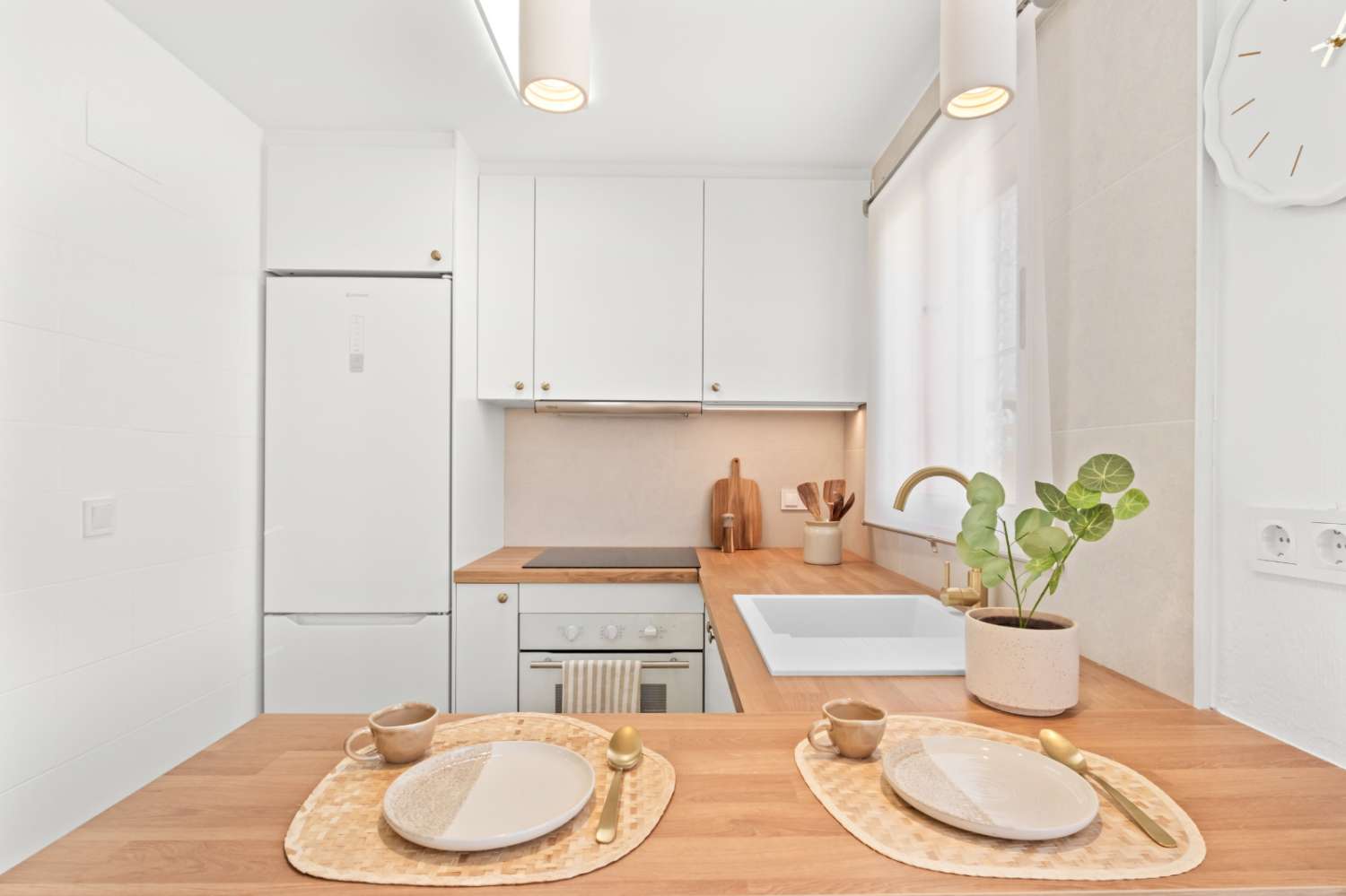Magnífico dúplex de estilo “Battenberg”, completamente reformado y listo para entrar a vivir, ubicado en una tranquila zona residencial de Las Filipinas -