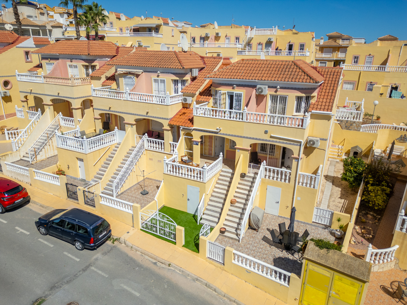 Magnífico dúplex de estilo “Battenberg”, completamente reformado y listo para entrar a vivir, ubicado en una tranquila zona residencial de Las Filipinas -
