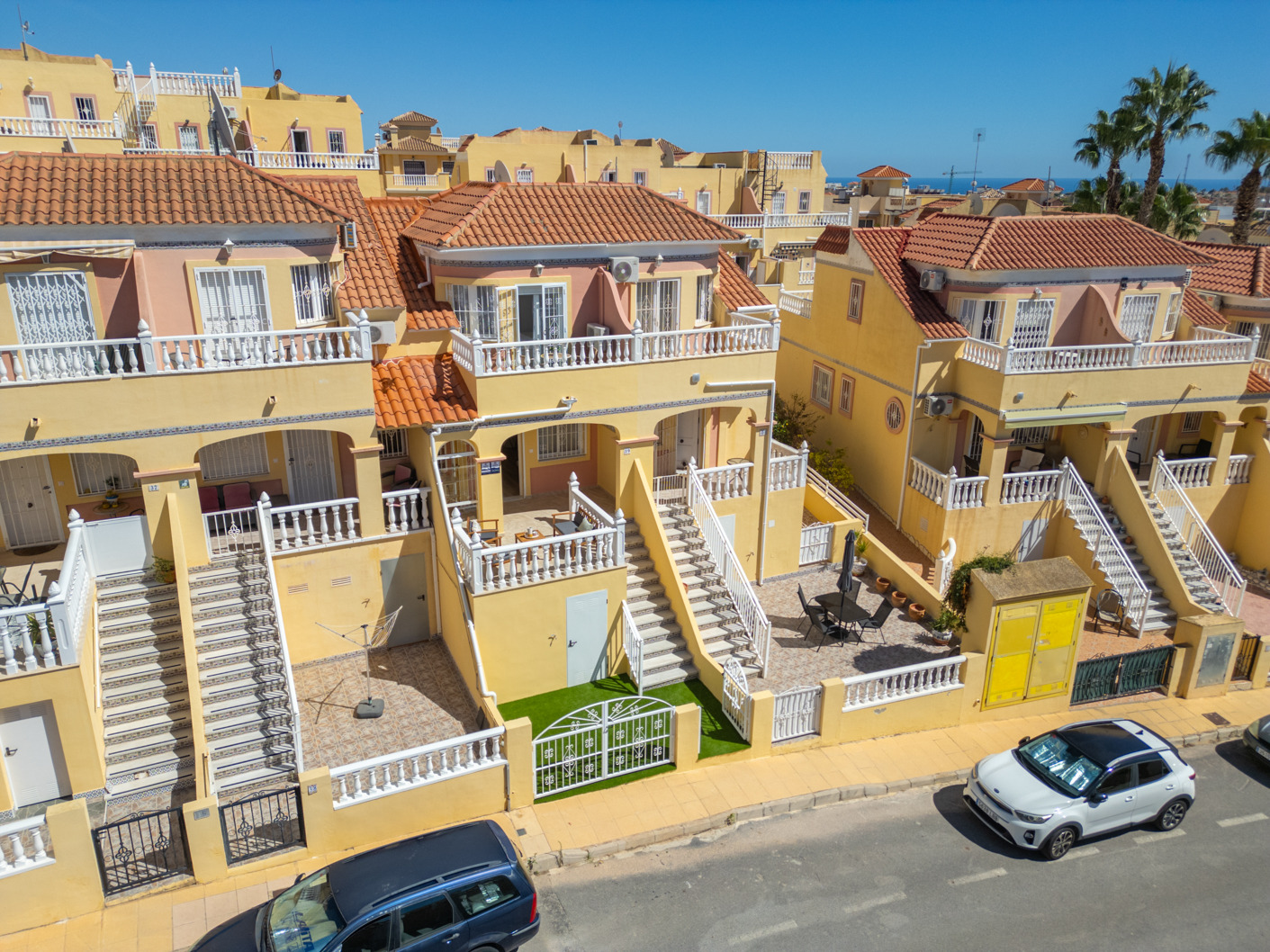 Magnífico dúplex de estilo “Battenberg”, completamente reformado y listo para entrar a vivir, ubicado en una tranquila zona residencial de Las Filipinas -