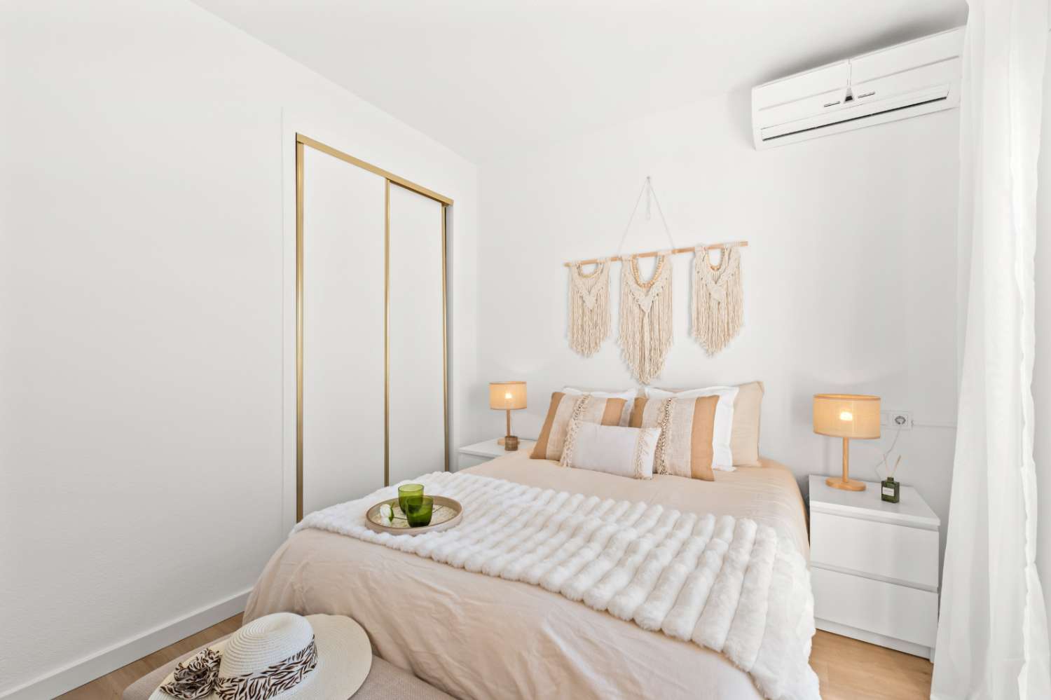 Magnífico dúplex de estilo “Battenberg”, completamente reformado y listo para entrar a vivir, ubicado en una tranquila zona residencial de Las Filipinas -