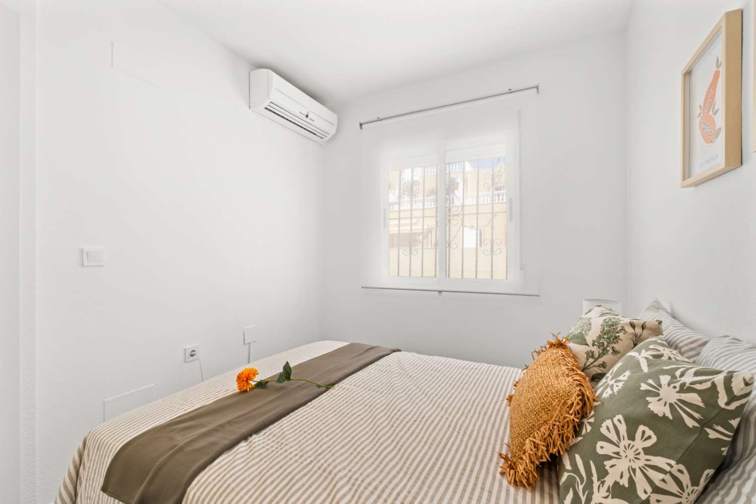 Magnífico dúplex de estilo “Battenberg”, completamente reformado y listo para entrar a vivir, ubicado en una tranquila zona residencial de Las Filipinas -