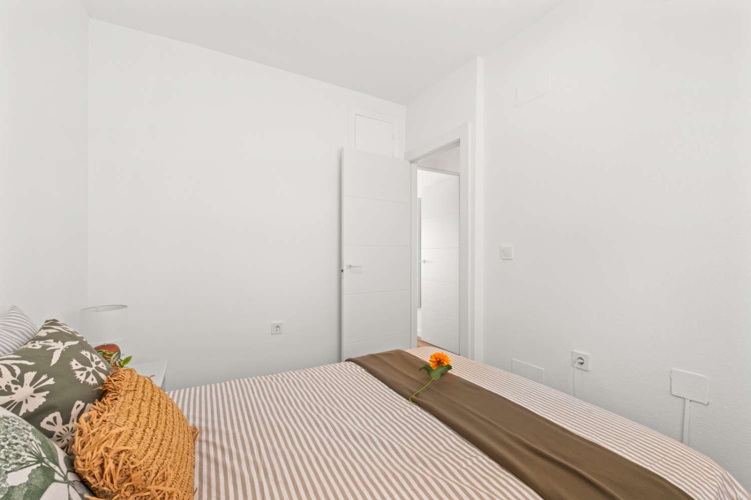 Magnífico dúplex de estilo “Battenberg”, completamente reformado y listo para entrar a vivir, ubicado en una tranquila zona residencial de Las Filipinas -