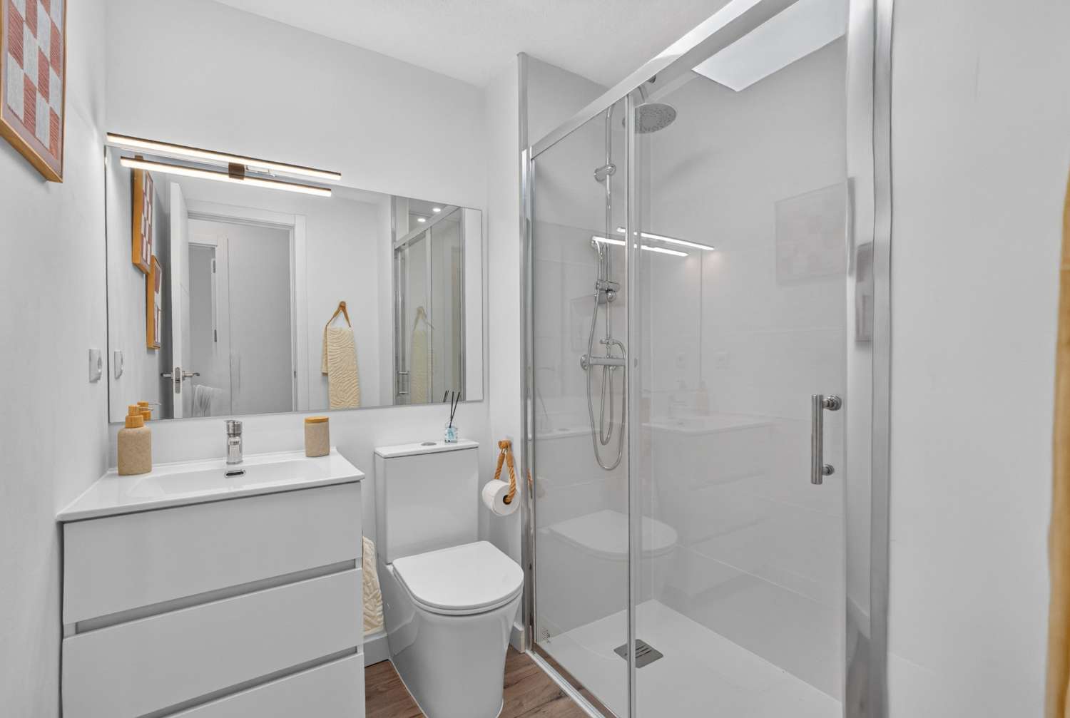 Fully renovated single-story bungalow in a prime location in Villamartin