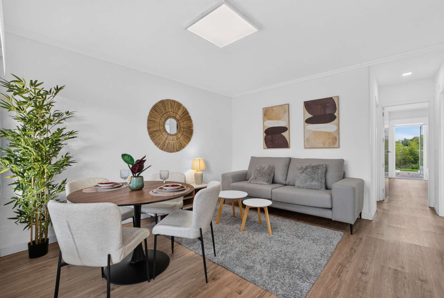 Fully renovated single-story bungalow in a prime location in Villamartin