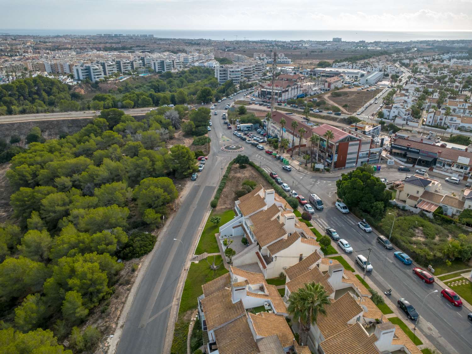 Fully renovated single-story bungalow in a prime location in Villamartin