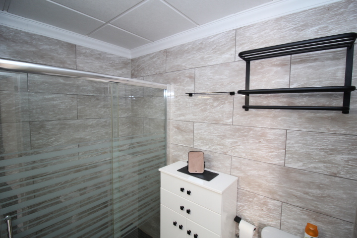Bungalow adosado con solárium, vistas al mar y orientación este en Blue Lagoon – Villamartín
