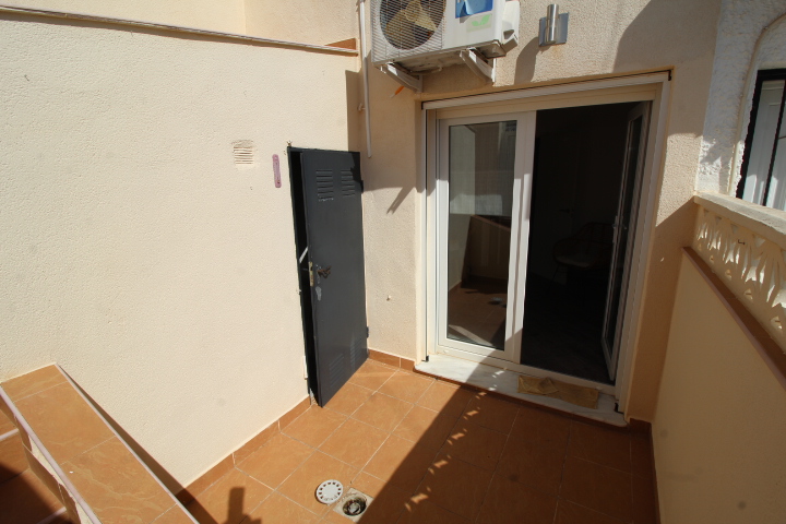 Bungalow adosado con solárium, vistas al mar y orientación este en Blue Lagoon – Villamartín