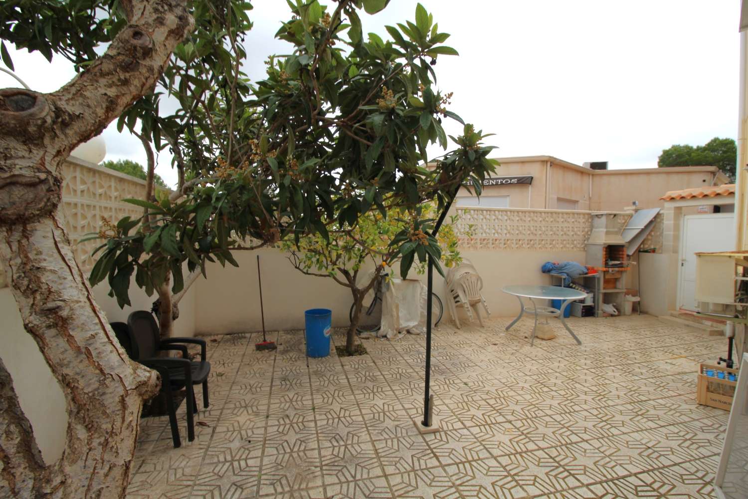 Bungalow en planta baja con jardín y terraza en Ciudad de las Comunicaciones