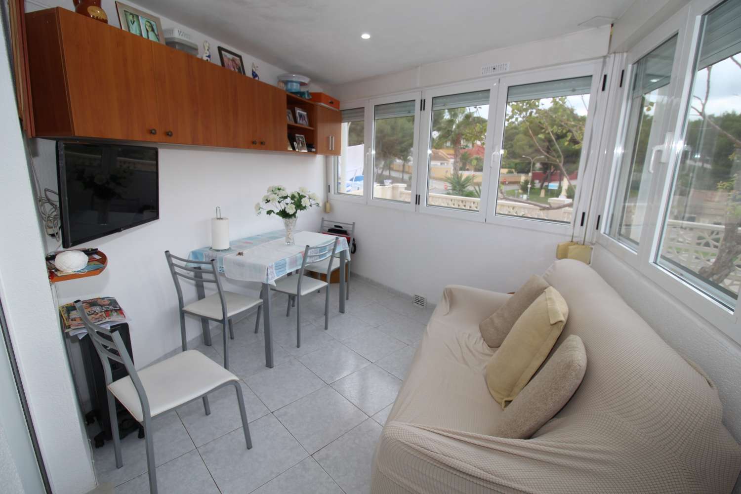 Bungalow en planta baja con jardín y terraza en Ciudad de las Comunicaciones