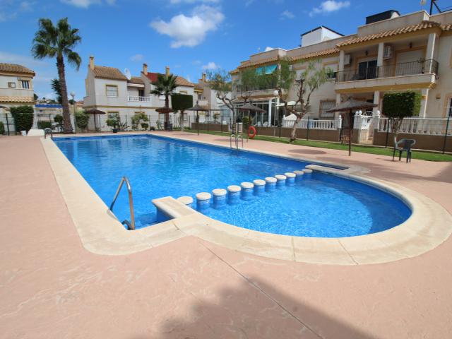 Casa adosada en Villamartin San James Hills