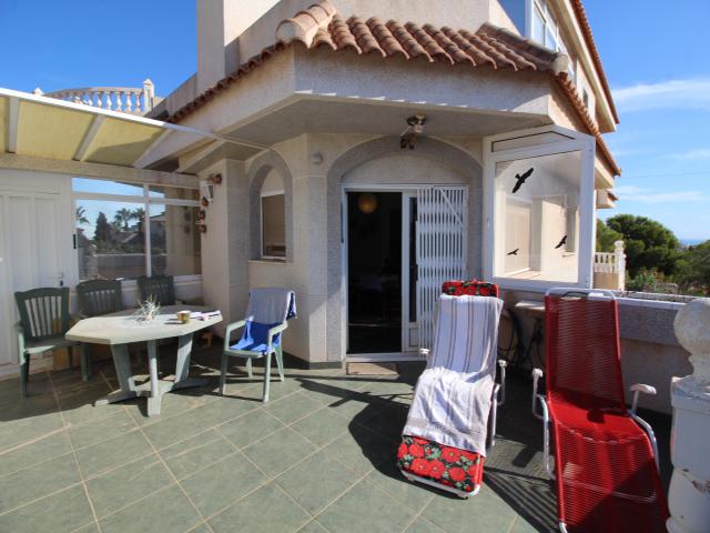 Große Villa mit Panorama Blick auf mehreren Etagen in Villamartín/ Oihuela Costa