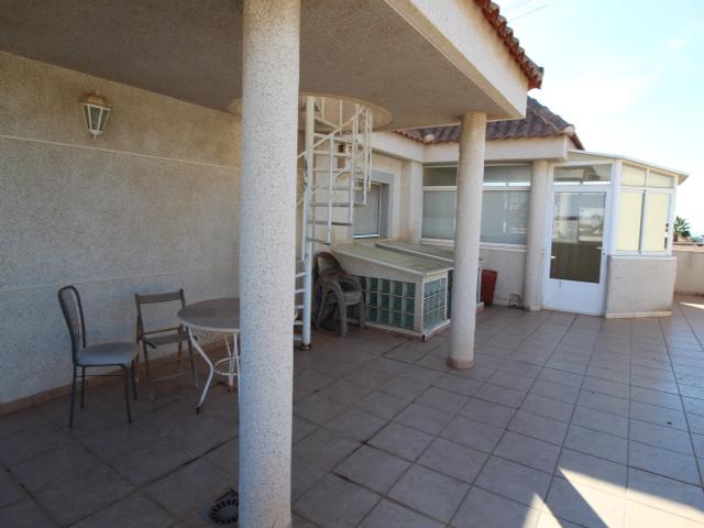 Große Villa mit Panorama Blick auf mehreren Etagen in Villamartín/ Oihuela Costa