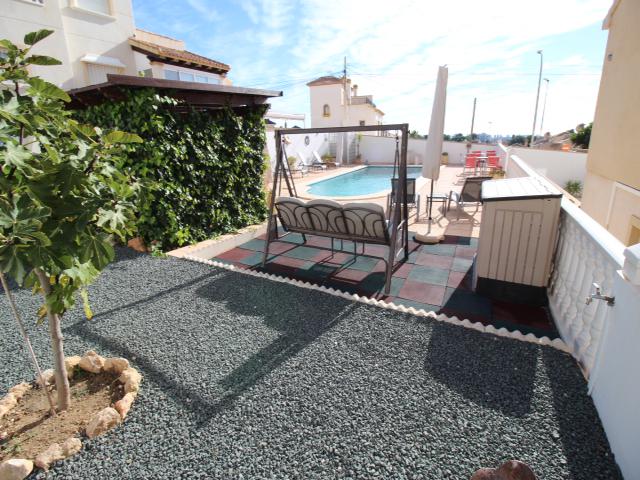 Villa till salu i Villamartín-Las Filipinas (Orihuela)