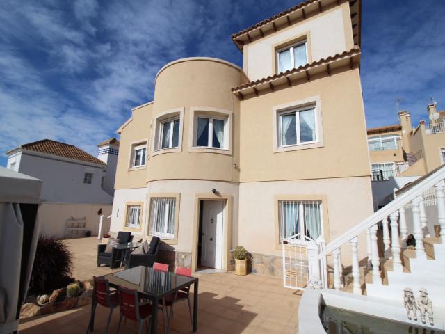 Villa till salu i Villamartín-Las Filipinas (Orihuela)