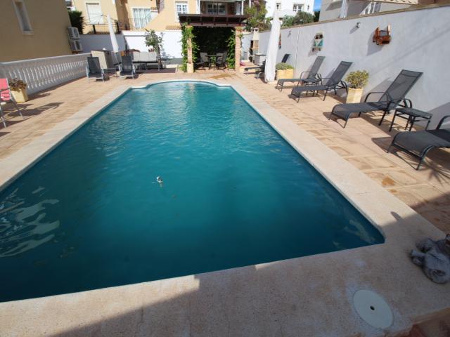 Villa te koop in Villamartín-Las Filipinas (Orihuela)