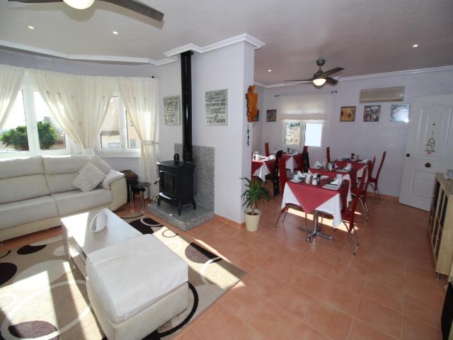 Villa till salu i Villamartín-Las Filipinas (Orihuela)