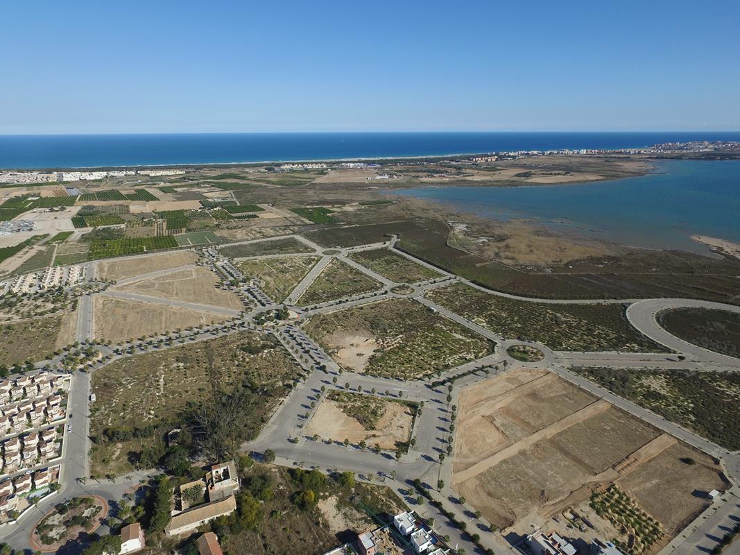 Apartamentos contemporáneos en la popular zona de El Raso, Guardamar